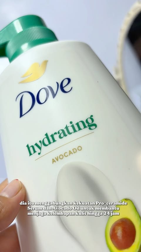 Instagram post by @hanifa.nf9 for Dove Indonesia. Caption reads: Body wash yg bekerja dari dalam dan sudah ada....