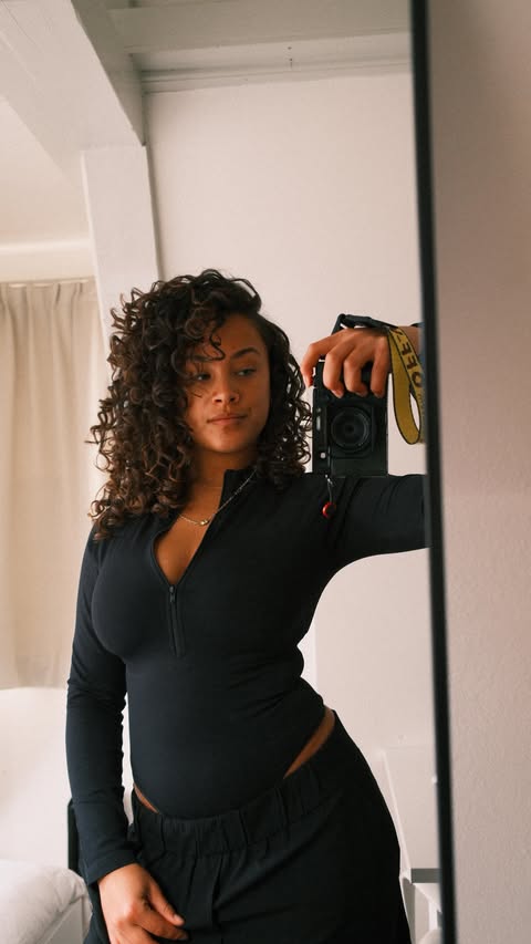 Instagram post by @jshannon.b for HeyShape. Caption reads: What can I say, fits like a glove @heyshape #ad....