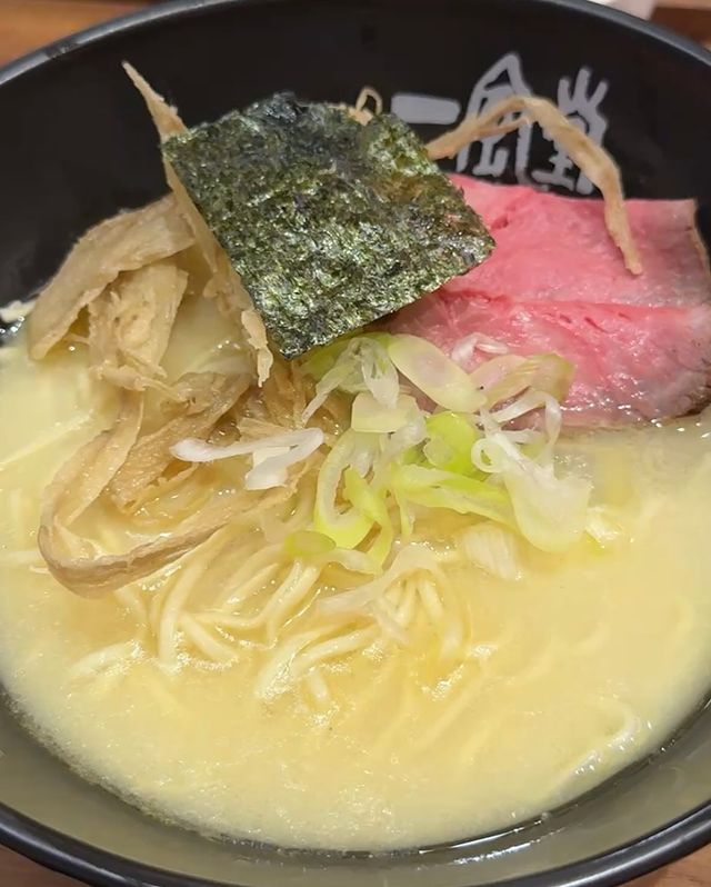 Instagram post by @isora.hata for Ippudo. Caption reads: [...] เสริฟแบบจำนวน Limited ต่อวัน มีแค่ Ippudo....