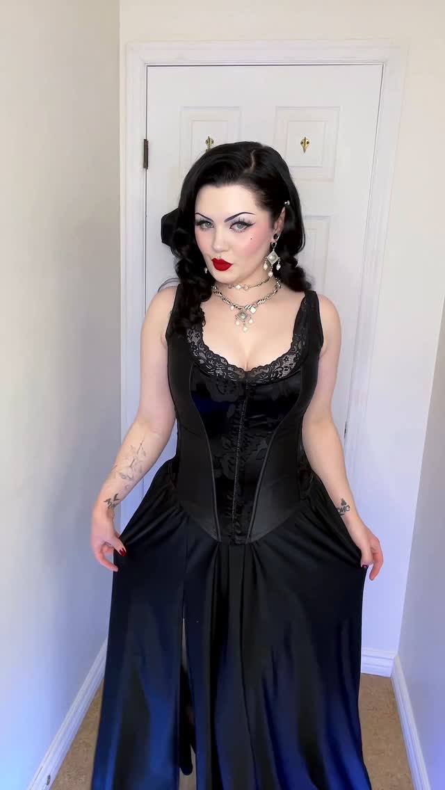 Instagram post by @vocallyshook for Blackwood Castle. Caption reads: [...] ✖️Outfit details: • Dress - @blackwoodcastle....
