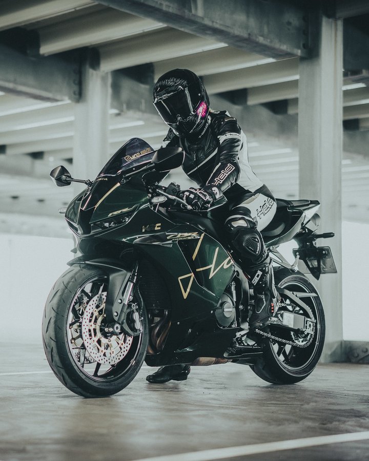 Instagram post by @moto.marvelous for Ruroc. Caption reads: This is catnip to a riders like you! 🐈‍⬛ 

🏍️....