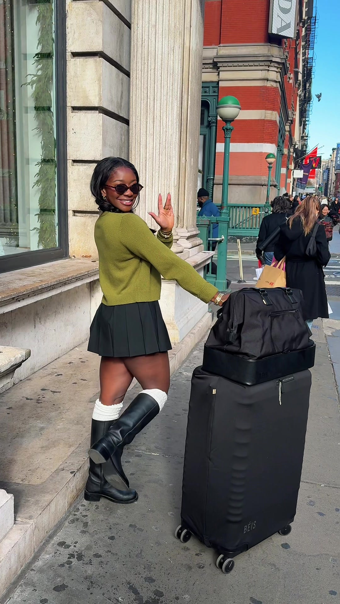 TikTok post by @abakasante for BÉIS Travel. Caption reads: the suitcase cover comes in SOOO clutch !! 🤭....