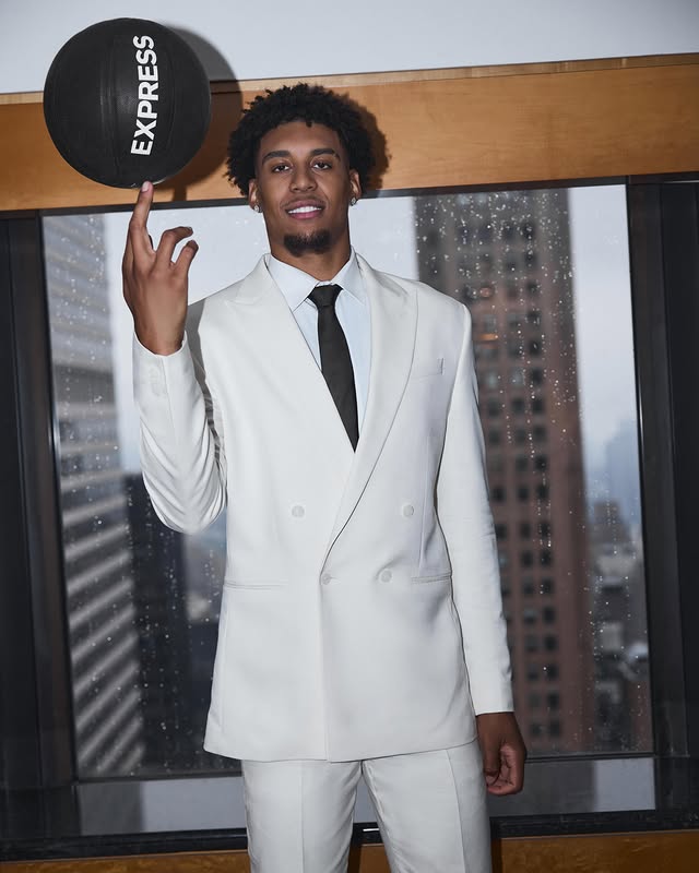 Instagram post by @yaxellendeborg for EXPRESS. Caption reads: [...] drip 🤝🏽🔥 With the custom suit from....