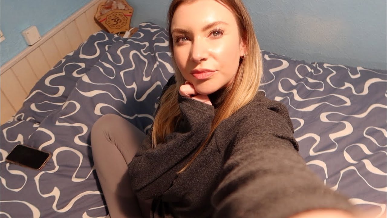 YouTube post by @kissandmakeup01 for Fiscozen. Caption reads: HAVING A BOYFRIEND IS AWKWARD.