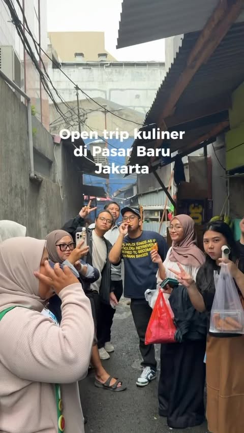 Instagram post by @mondarmandirmakan for Ajinomoto. Caption reads: [...] Mondar Mandir bareng Tanboykun dan....