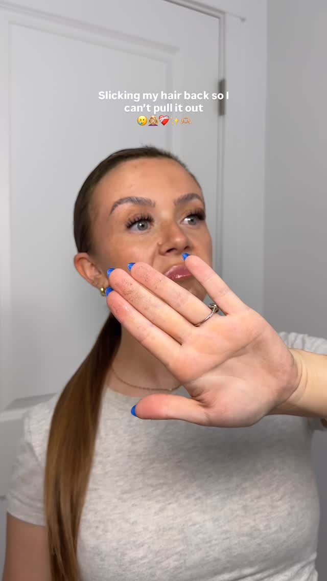 Instagram post by @shaylagressman for Toppik. Caption reads: will it work?! 🤔💭✨✨✨✨

#hair #trich....