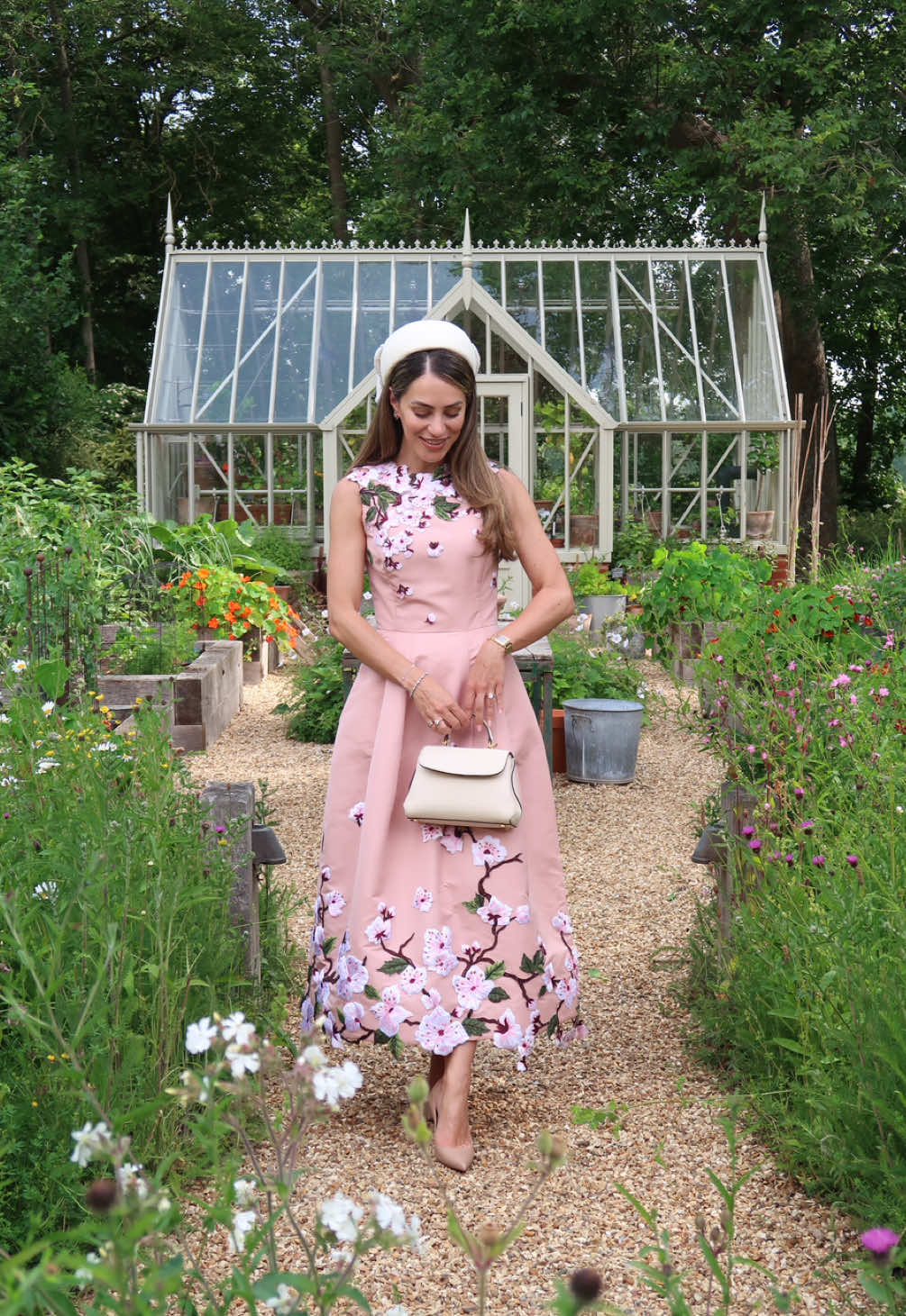 TikTok post by @lydiamillen for Oscar De La Renta. Caption reads: [...] awards ceremony  Ad Dressed by @Oscar de la....