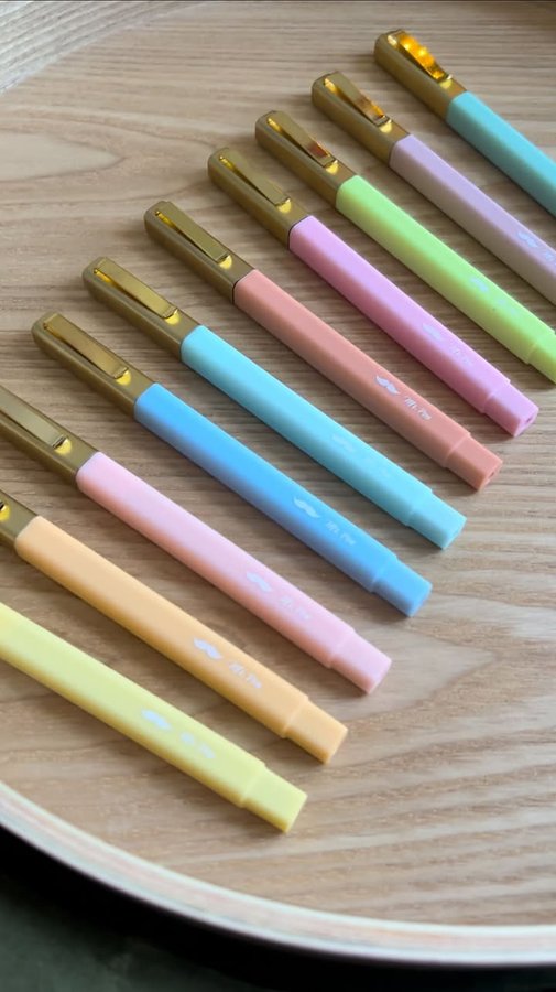 Instagram post by @messybiblepureheart for Mr. Pen. Caption reads: I’ve been studying my Bible in this way for YEARS....