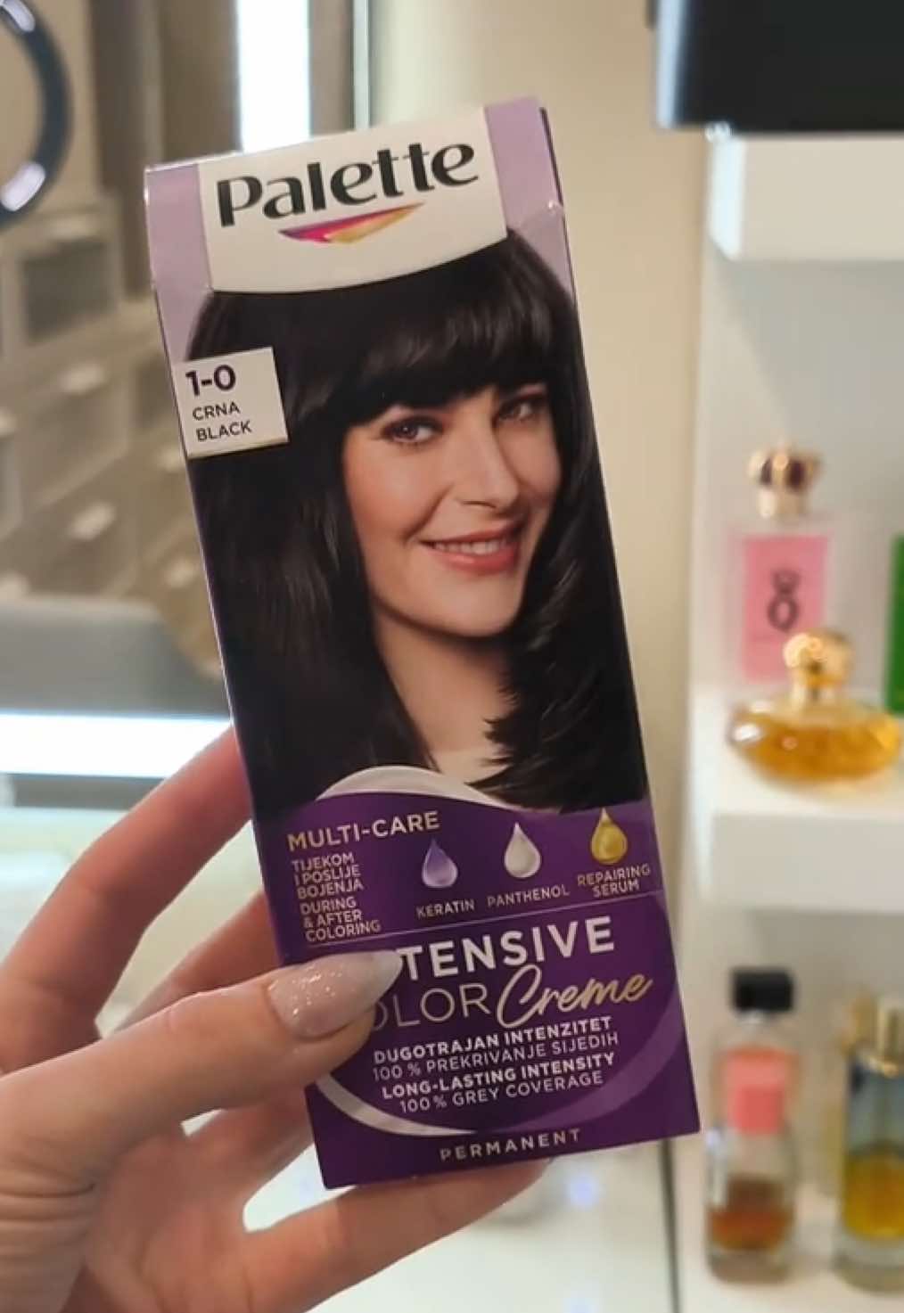 TikTok post by @recenziralica for Schwarzkopf Professional. Caption reads: Za mene 100/10! 🖤💯 @Schwarzkopf Professional....
