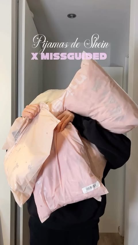 Instagram post by @paulatomasp for Missguided. Caption reads: [...] feeling comfy & sexy ✨
These SHEIN x....