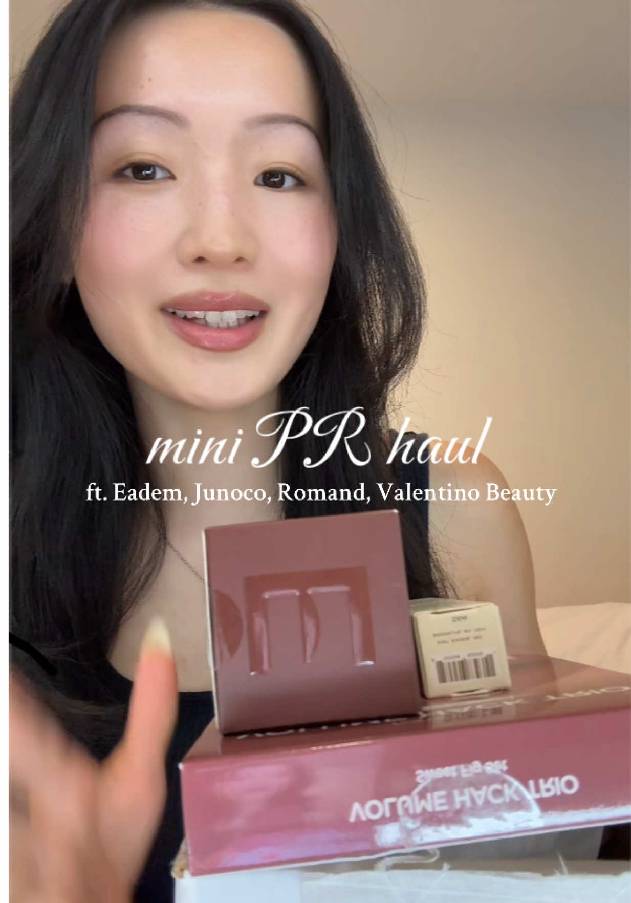TikTok post by @aanwu for JUNOCO. Caption reads: [...] in Guava Fresca )!! @EADEM @롬앤 romand....