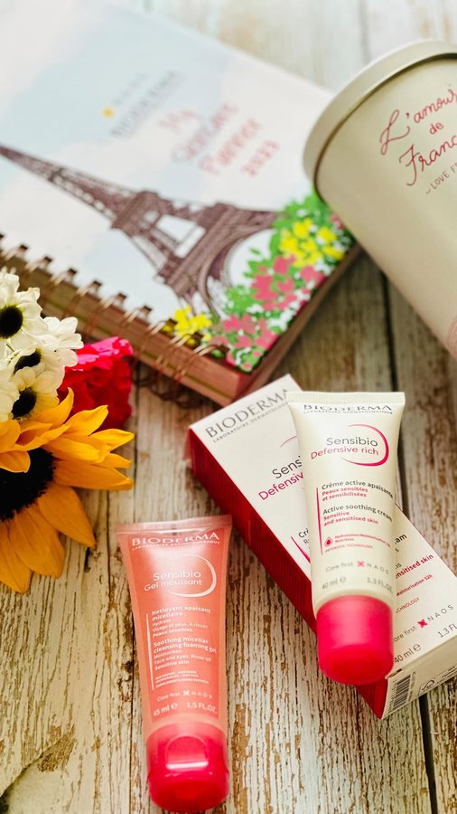 Instagram post by @hakunamatataeats for Viral Pitch. Caption reads: #Collaboration #ad

#RespectMySkin with....