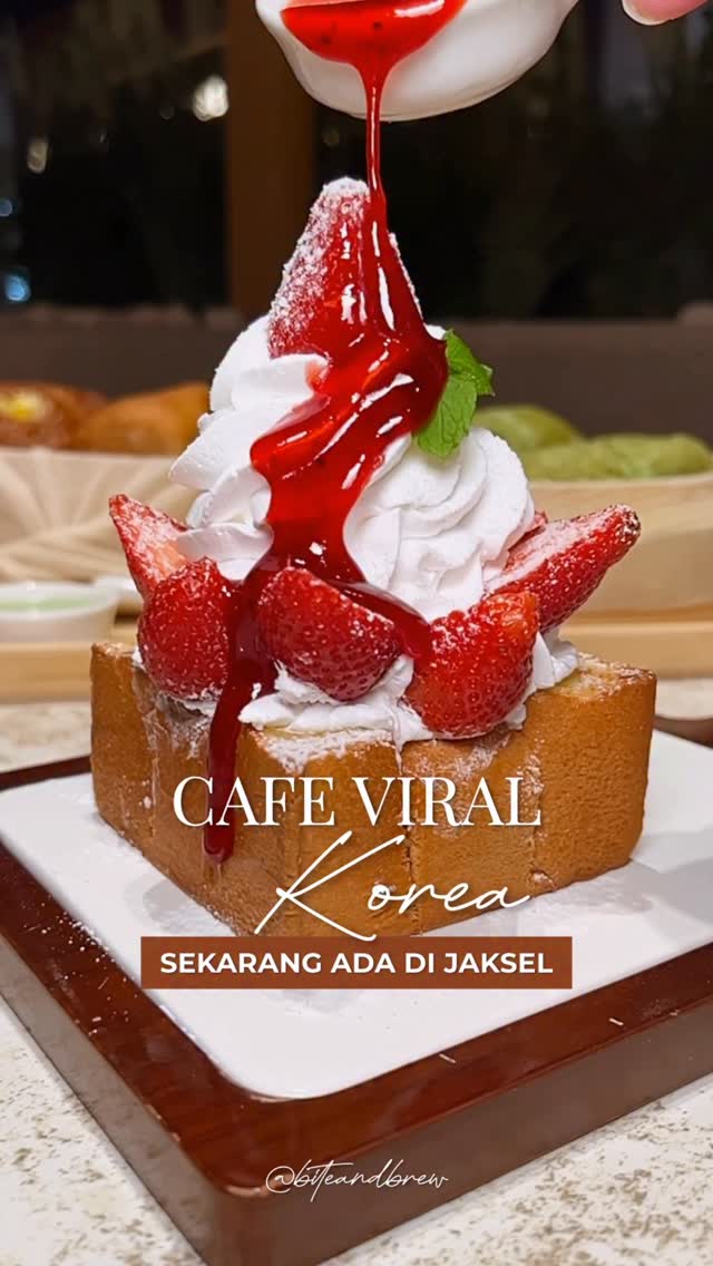 Instagram post by @theluxuryasia for Food In Hands. Caption reads: ✅FROM KOREA TO JAKSEL - CAFE TOAST VIRAL INI UDAH....