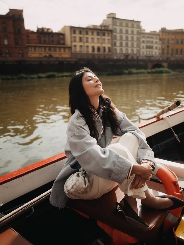 Instagram post by @lamastronardi for Weekend Max Mara. Caption reads: [...] in Florence, always worth it 🧁....