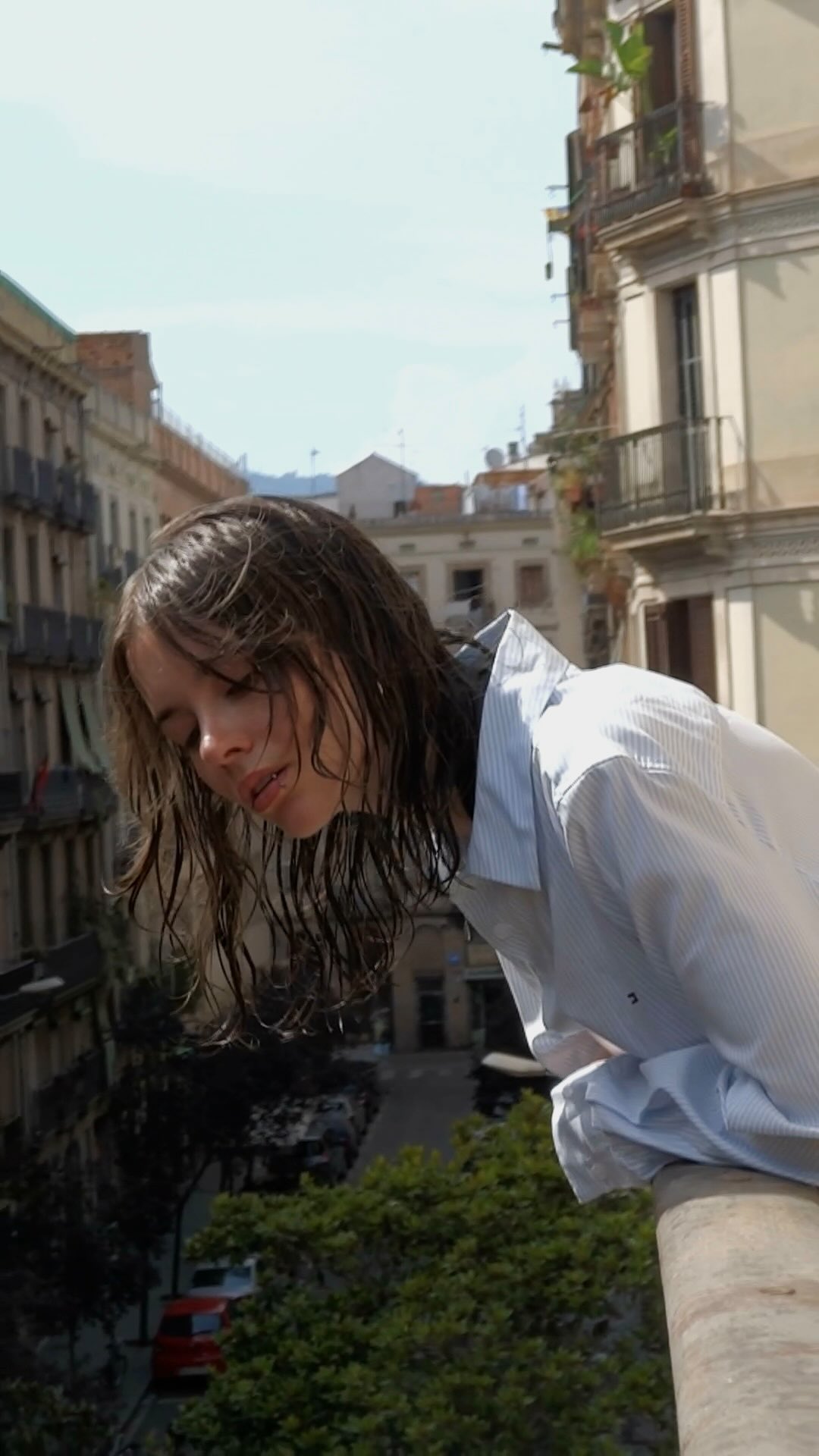 Instagram post by @juliajanulewicz for MODIVO. Caption reads: Celebrating summer with @tommyhilfiger & @modivo....