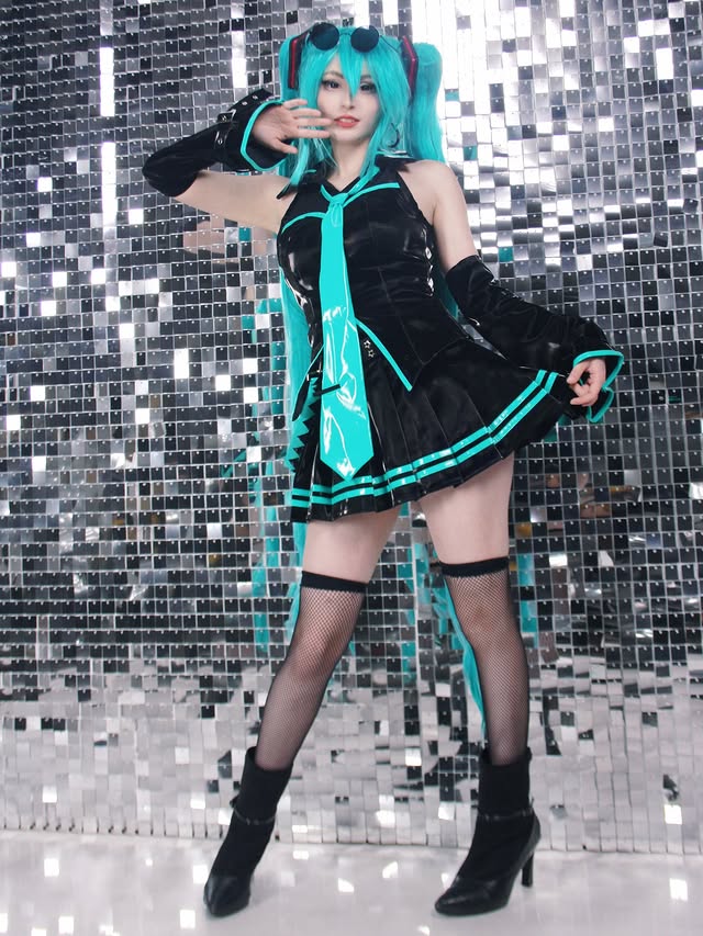 Instagram post by @colourete for RoleCosplay. Caption reads: [...] music taste 
Miku cosplay is from....