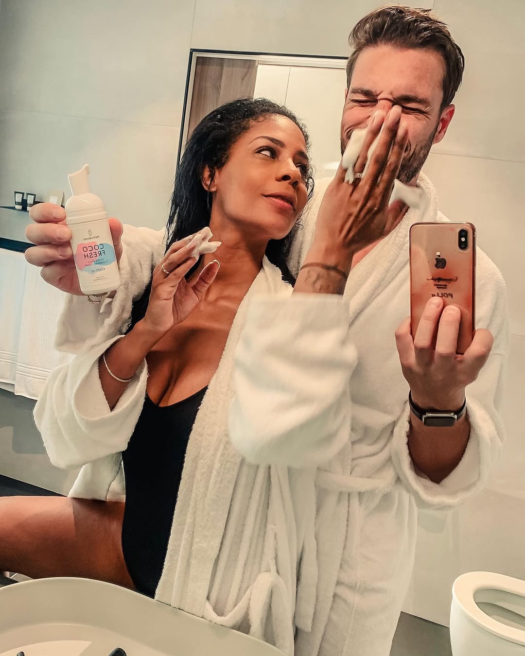 Instagram post by @georgettepol for HelloBody. Caption reads: Quando prima di andare in spa sei pronta a....