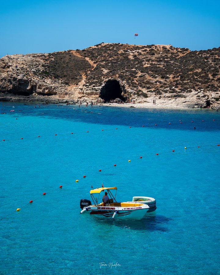 Instagram post by @toninonucifora for Sony Alpha. Caption reads: Passeggiando tra le strade barocche di Valletta e....
