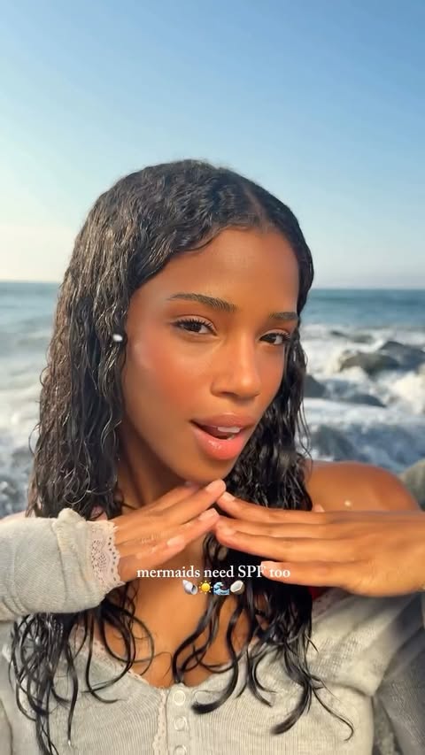 Instagram post by @tayloreraexo for Colorescience. Caption reads: [...] says sunscreen isn’t fun?? 🧜🏽‍♀️🫧....