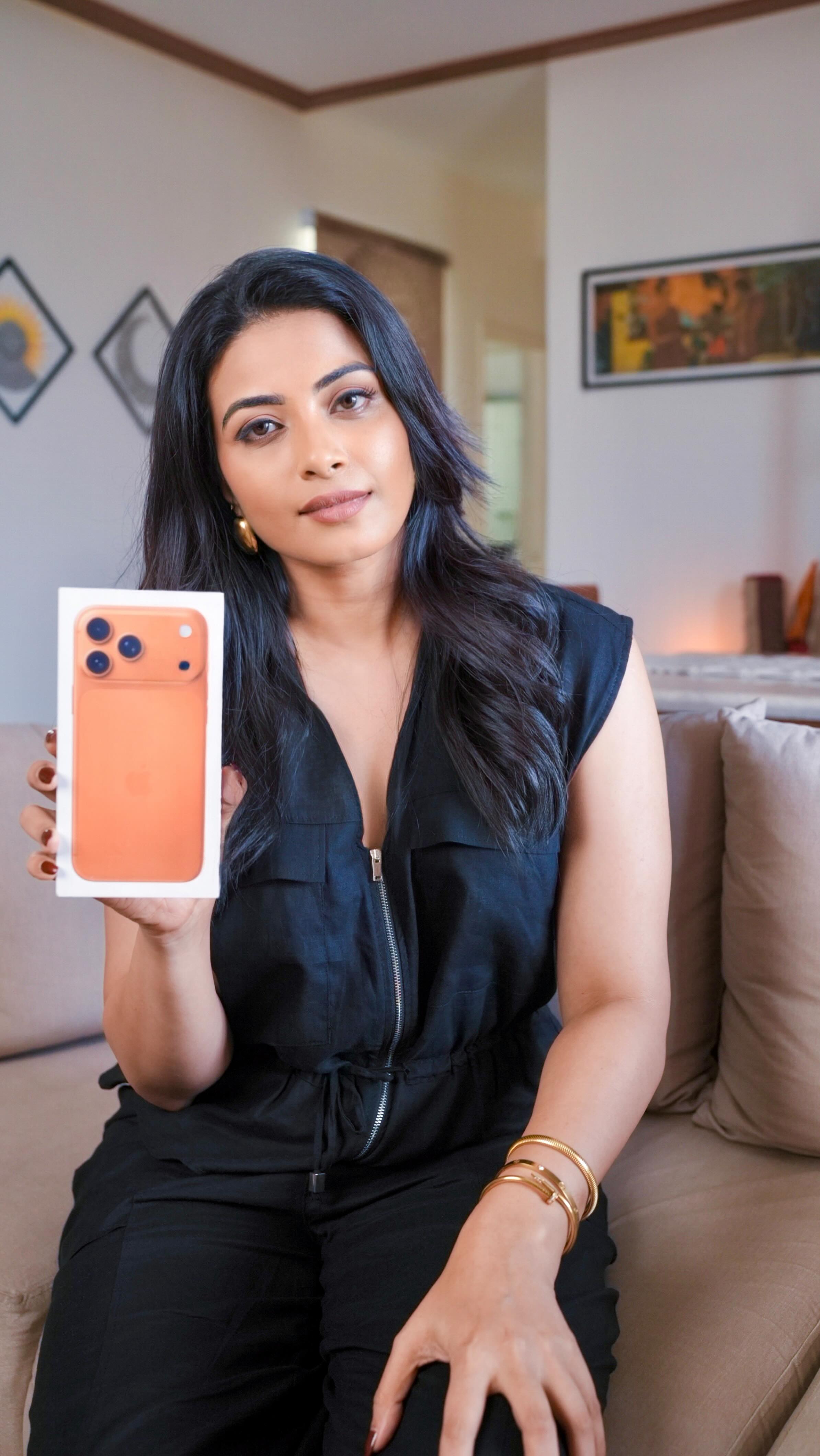 Instagram post by @kavyashettyofficial for Sangeetha Mobiles. Caption reads: Sangeeta is rewriting the rules of speed ,....