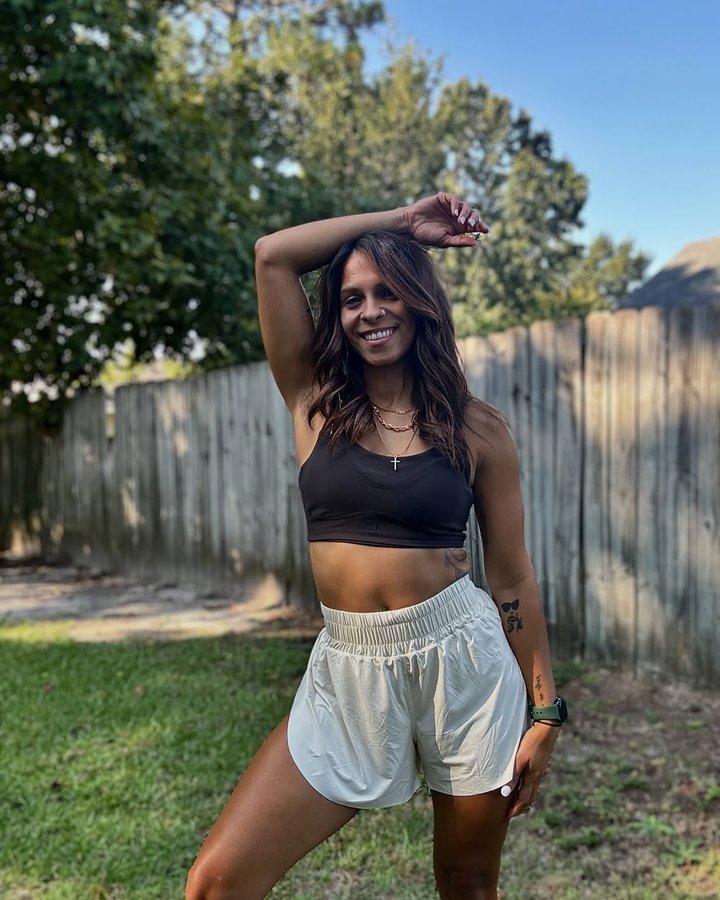 Instagram post by @frenchyxoxo for Kamo Fitness. Caption reads: [...] #gymfit #gymlifestyle #explorepage✨....