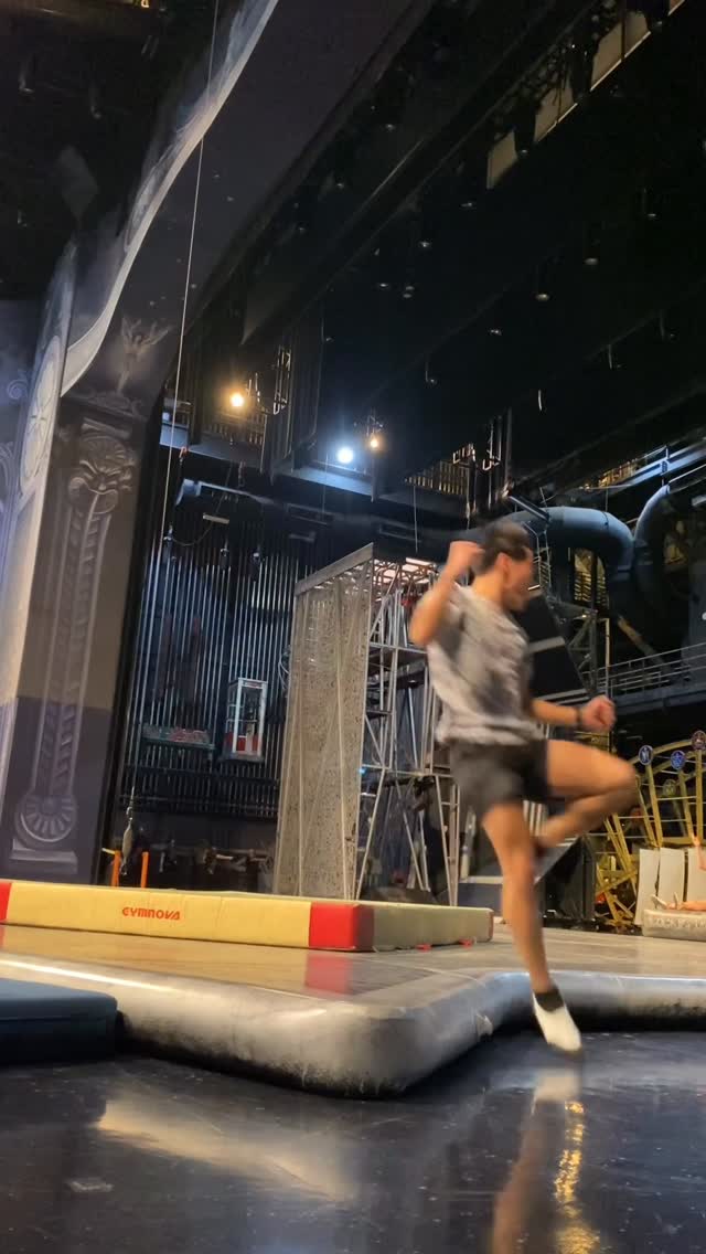 Instagram post by @yuya__877 for Cirque du Soleil. Caption reads: Full full - double twist....