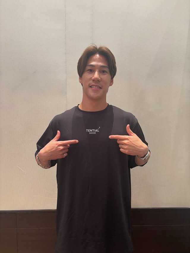 Instagram post by @ataruesaka10 for TENTIAL. Caption reads: ＪリーグオールスターDAZNカップにて、@tential さんよりBAKUNE....