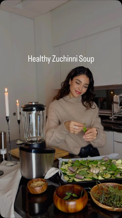 Instagram post by @ygolsharifi for Philips. Caption reads: [...] favorite healthy zuchinni soup with my....