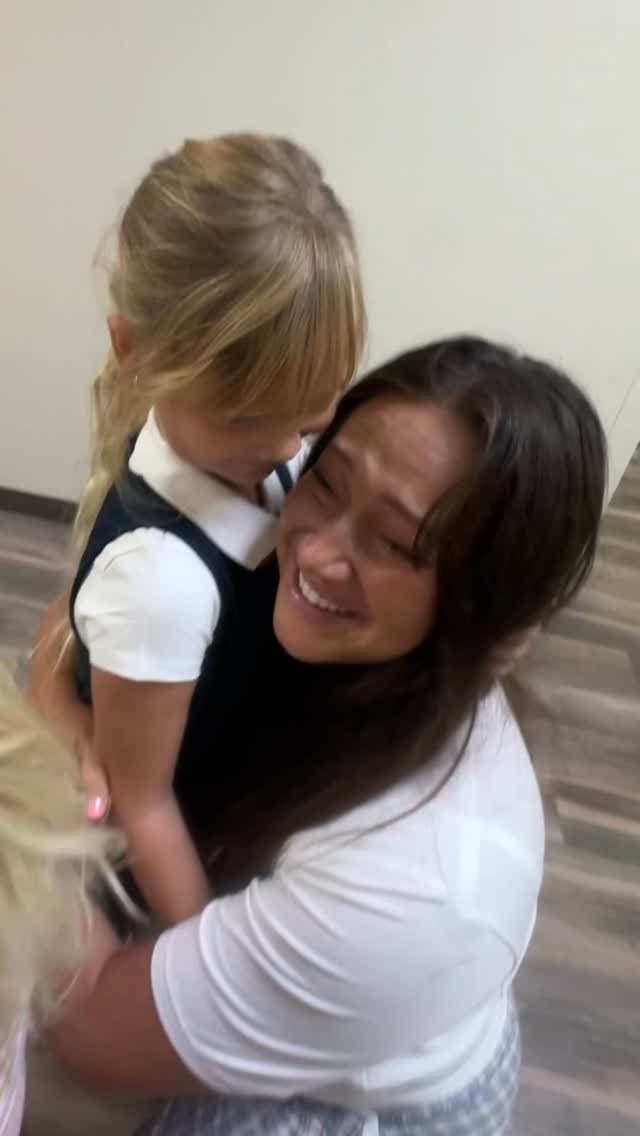 Instagram post by @lobeeston for Kodiak Cakes. Caption reads: [...] can’t believe it :,) fav quick breaky....