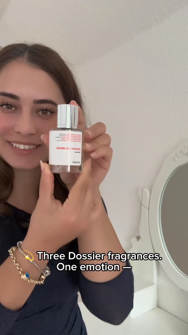 Instagram post by @den.ic.life for Dossier. Caption reads: (Bezahlte Partnerschaft )
Can’t stop wearing this....