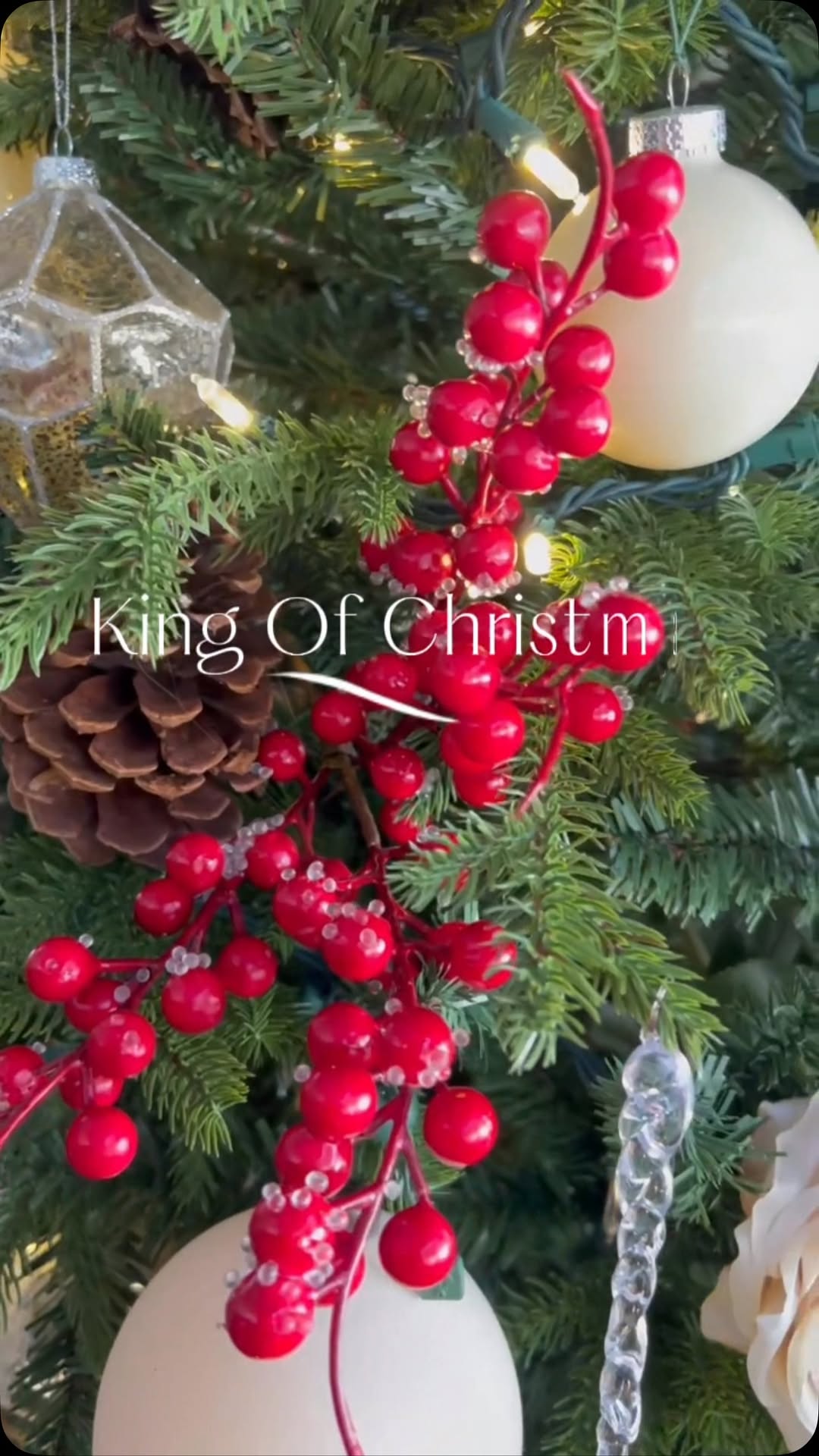 Instagram post by @elegantdecorbysandra_ for King of Christmas. Caption reads: Just 15 more days until Christmas! Twinkle lights,....