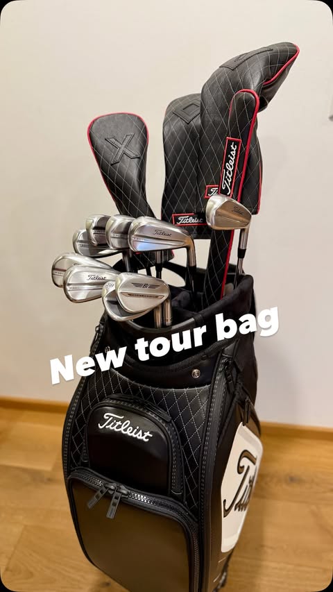 Instagram post by @nineironchris85_golf for Titleist. Caption reads: 🤩Unboxing of my new tour bag🤩 @titleist_dach....