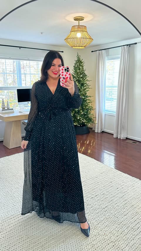 Instagram post by @kelly_elizabethxo for Baltic Born. Caption reads: [...] wedding, family photos all from....