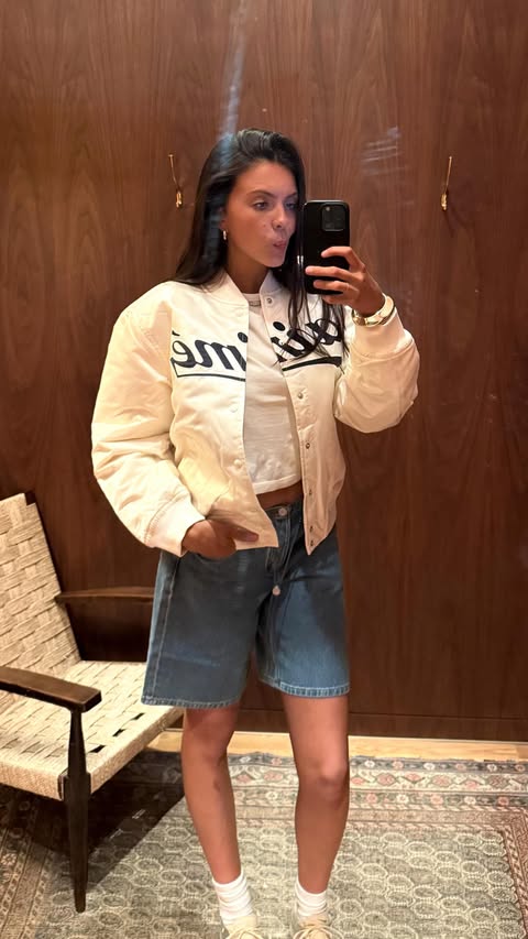 Instagram post by @gabbysaywhatt for Back Market. Caption reads: [...] to improve my photography this year....