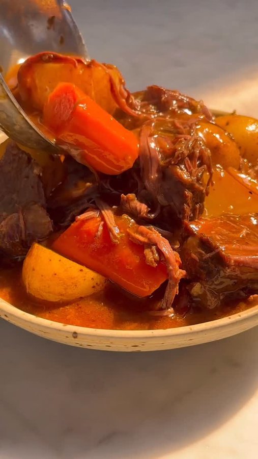 Instagram post by @caitlinjesson for Shipt. Caption reads: #ShiptPartner When life gets hectic but I still....