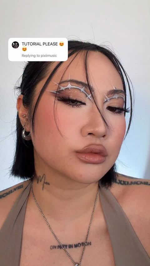 Instagram post by @divinamuse for Huda Beauty. Caption reads: Here you go babes 🤎
The blend of shadows achieved....