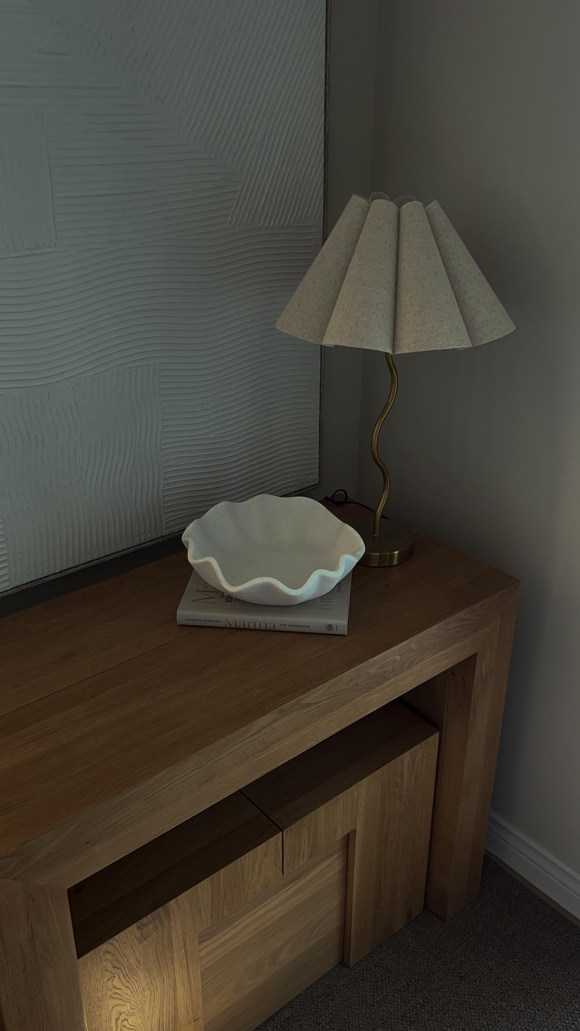 Instagram post by @jotiwall for Transformer Table. Caption reads: What do you think?! 😍

This Scandinavian Oak....