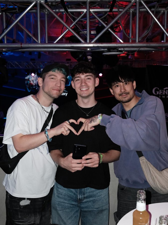 Instagram post by @mexify for Samsung Germany. Caption reads: Anzeige/ NUR LIEBE <3 @samsungmobile #PlayGalaxy....