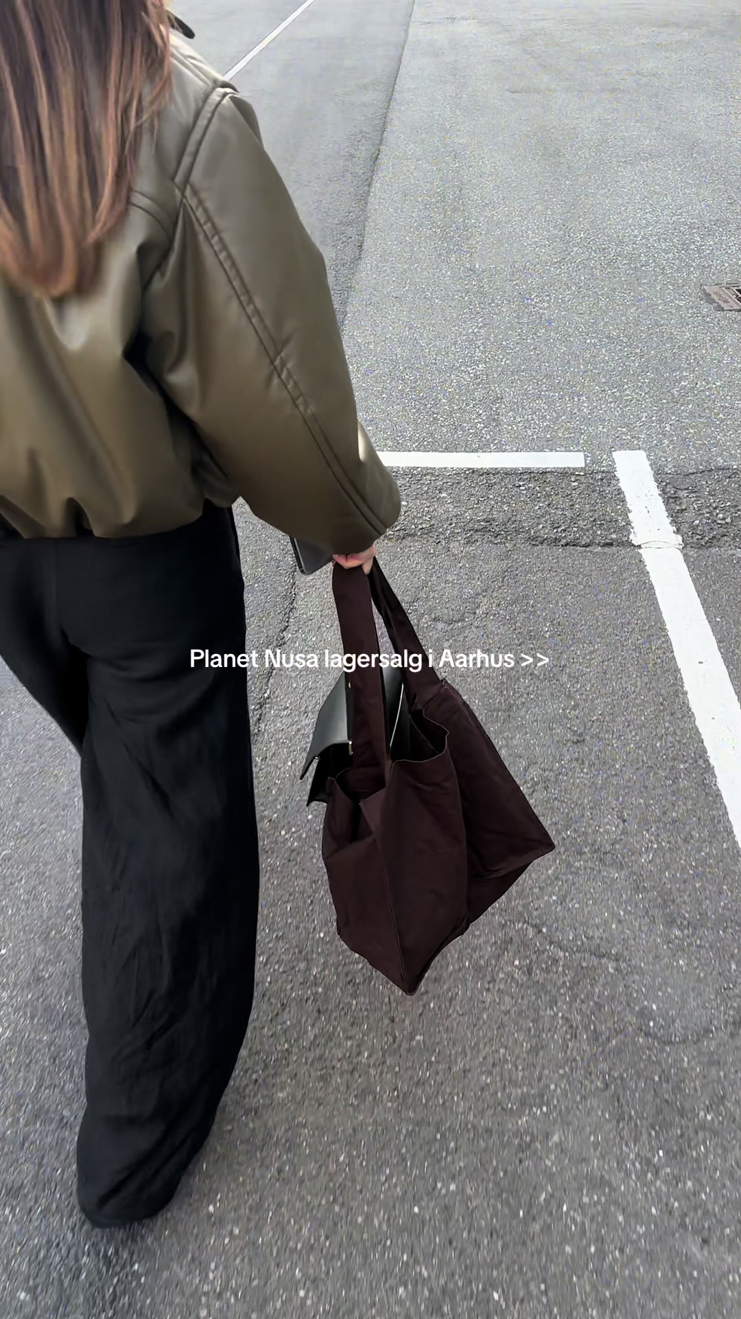 TikTok post by @laurachristianse1 for Planet Nusa. Caption reads: Planet Nusa lagersalg i Aarhus d. 3 og 4 oktober!....