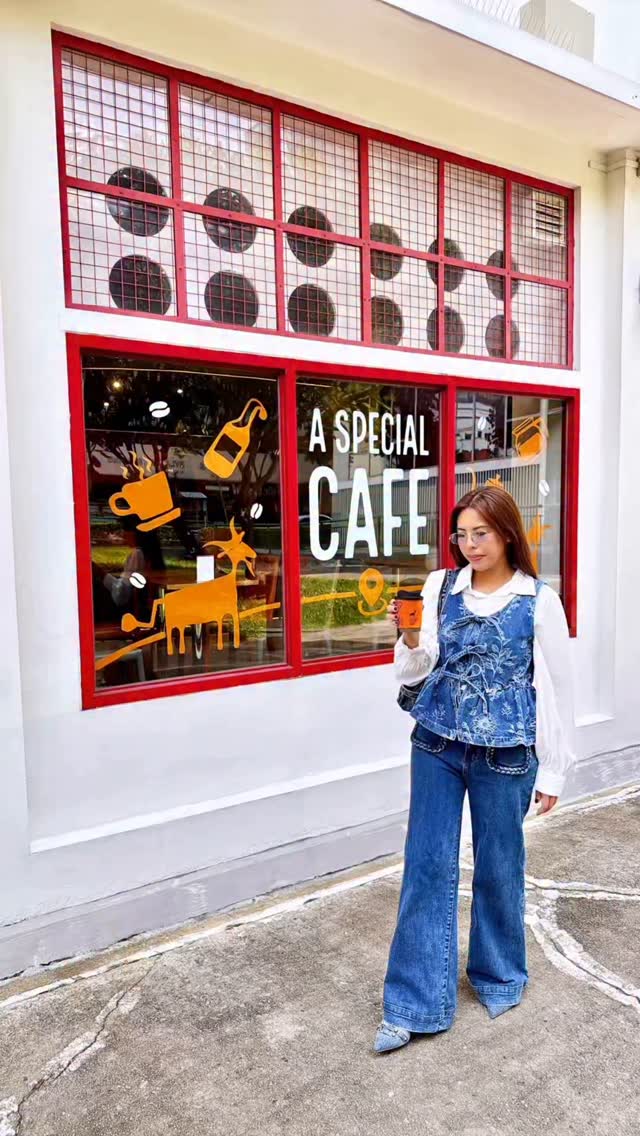 Instagram post by @mizprissy for Singapore Travel Specialist by Dirgantara Fasa. Caption reads: Not your regular coffee house. 𝗖𝗵𝗲𝗲𝗿𝗳𝘂𝗹....