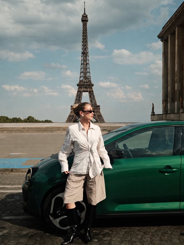 Instagram post by @hannaschoenwald for Renault Group. Caption reads: Ad | Still smiling after spending time at Twingo....