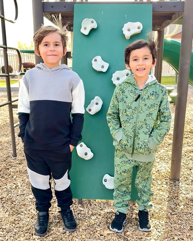 Instagram post by @bydebbyoliver for FabKids. Caption reads: #fabkidspartner
Happy Fall-idays with @fabkids....