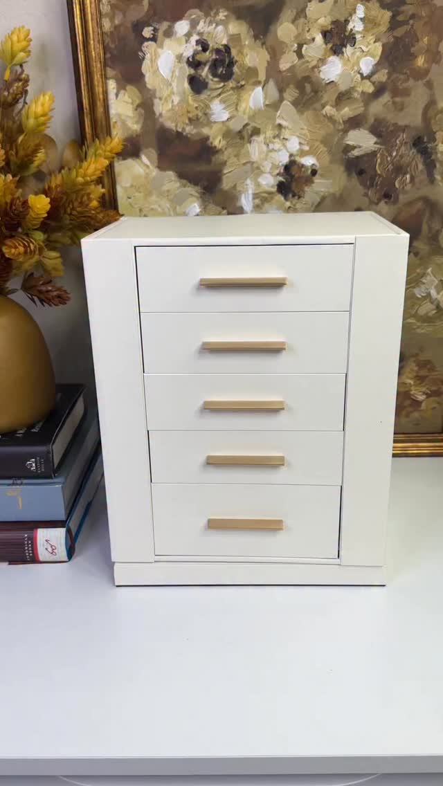 Instagram post by @essiepeasy for SONGMICS HOME. Caption reads: Follow me + comment JEWELRY for all product links.....