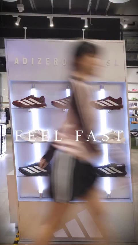 Instagram post by @soiikiii for Foot Locker. Caption reads: [...] when I want to move. Found mine at....