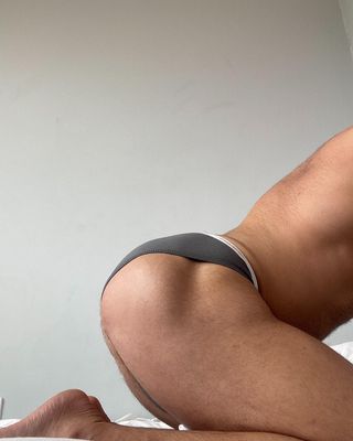 Instagram post by @nik.fros_ for Coyote Jocks. Caption reads: Ideal roundness 
🩲 @coyotejocks.