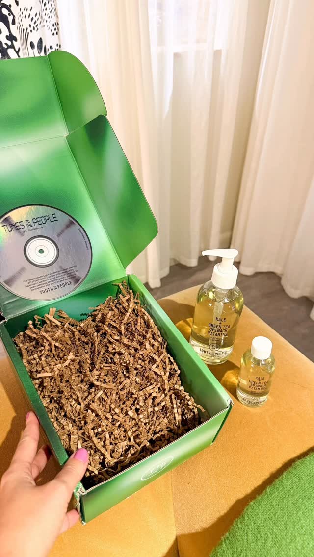 Instagram post by @elenaa_nyc for Youth To The People. Caption reads: My favorites 🤍💚 @youthtothepeople.