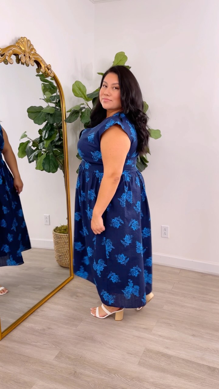 Instagram post by @desirlovestyle for Lane Bryant. Caption reads: @lanebryant has figure-flattering dresses for....