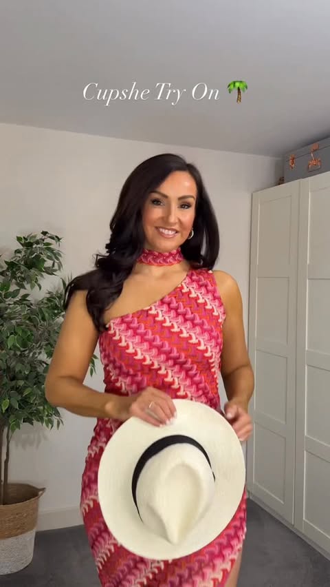 Instagram post by @lauraunsworthfashion for Cupshe. Caption reads: Here it is girls the @cupshe x @lexibrookerivera....