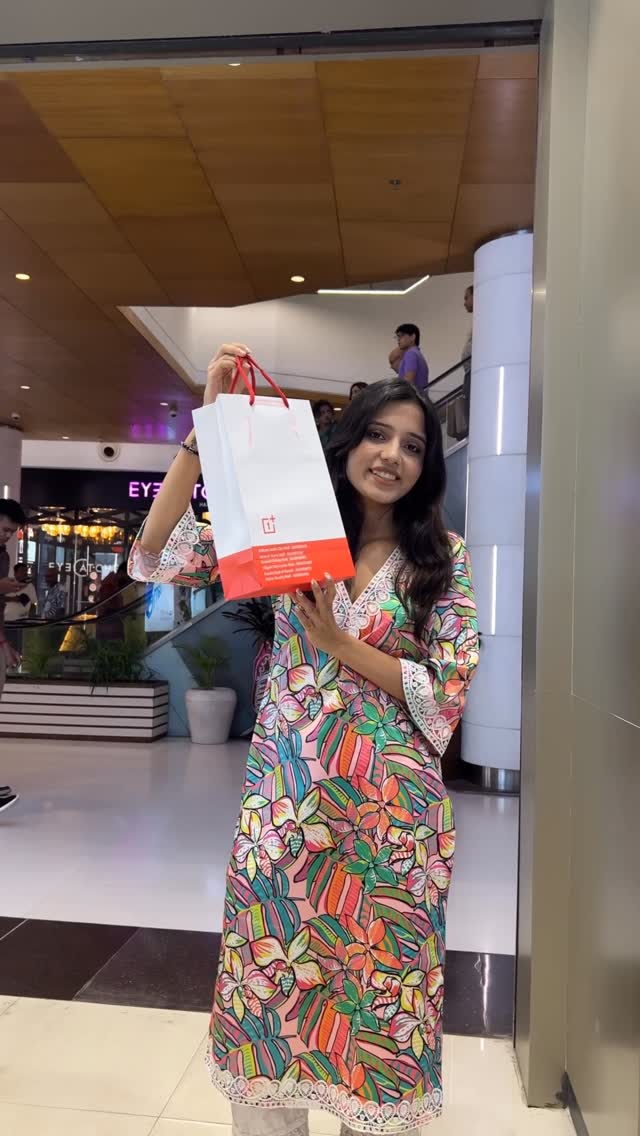 Instagram post by @vibewithparama for OnePlus. Caption reads: ✨ This Durga Puja, my best shopping wasn’t clothes....