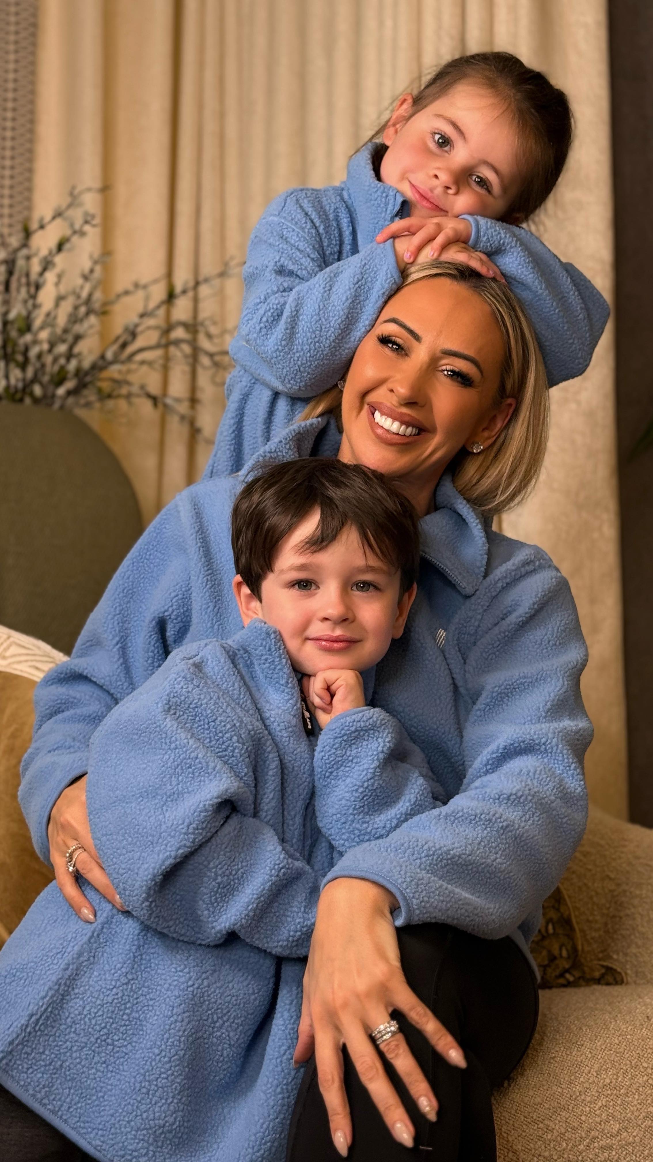 Instagram post by @mrsmakeup_ie for 4TH ARQ. Caption reads: [...] 😍 The Little ARQ Kids Half-Zip’s by @4tharq....